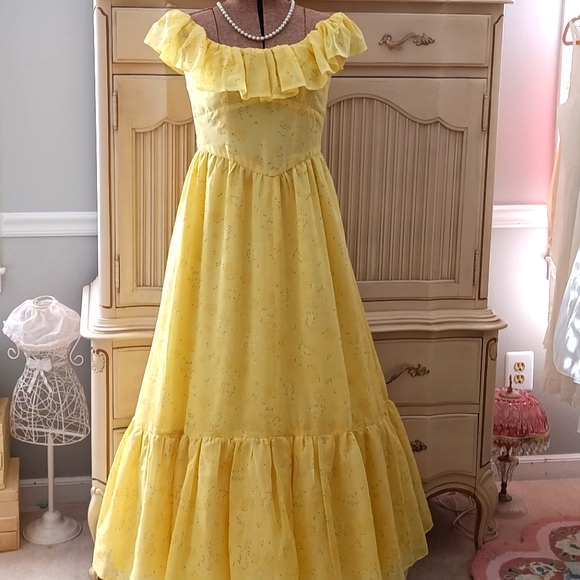 Vintage Dresses & Skirts - STUNNING 1970S VINTAGE YELLOW FLOCKED MAXI DRESS!